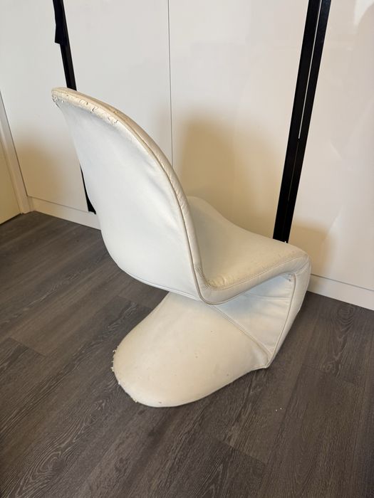 8 Дизайнерски Трапезни Столове (за претапициране)