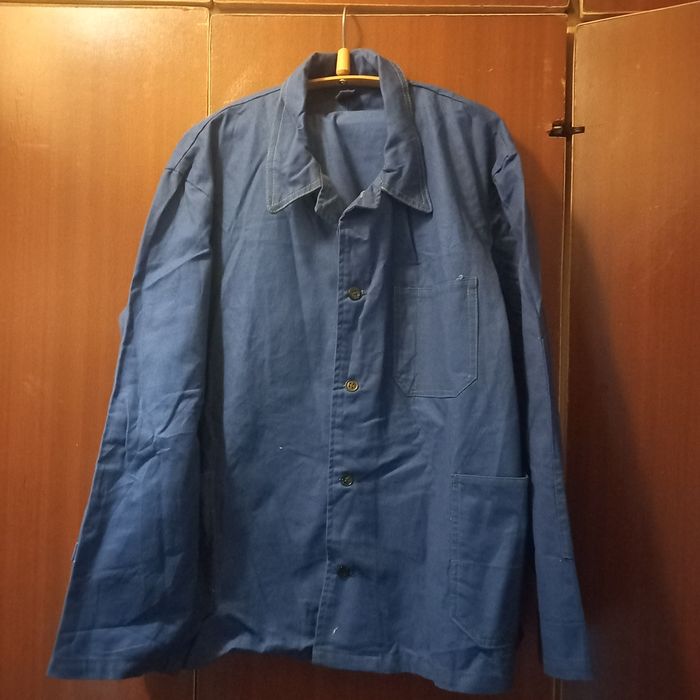 Халаты, дождевик, костюм,куртка.