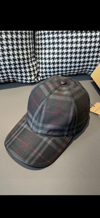 Șapcă Burberry model 2026, 8 modele
