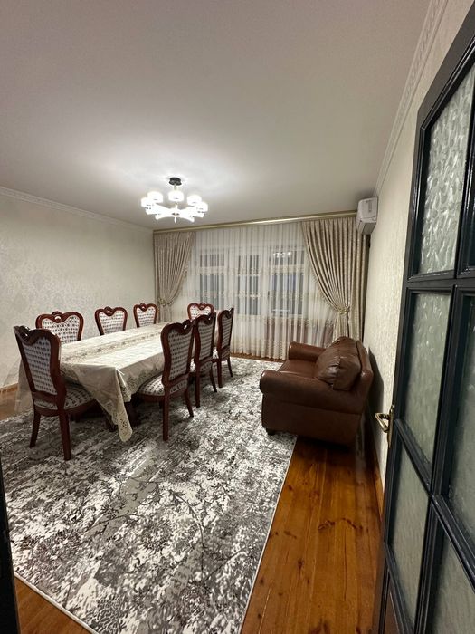 Сдаётся в аренду.  4- х комнатная  квартира.