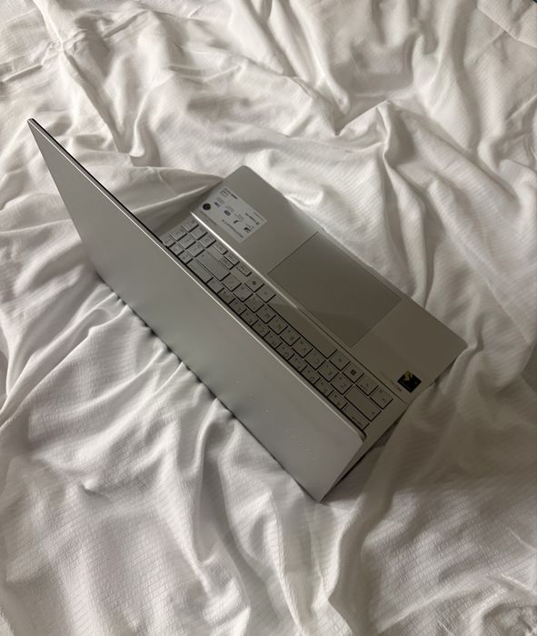 Продаю ноутбук ASUS Vivobook S15 OLED