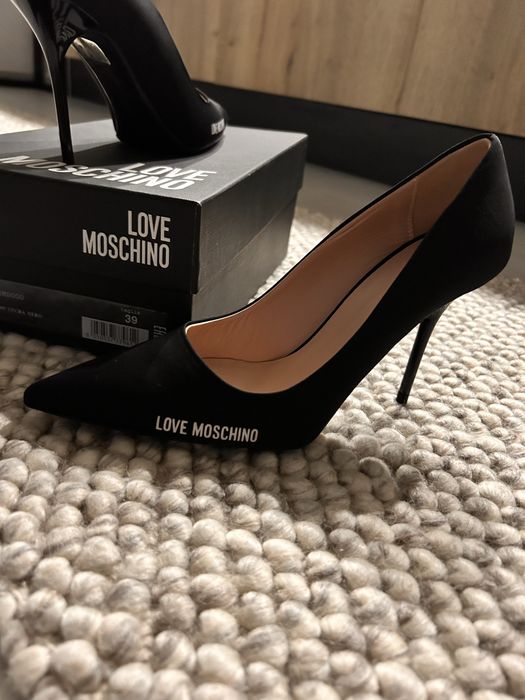 Нови обувки Love Moschino