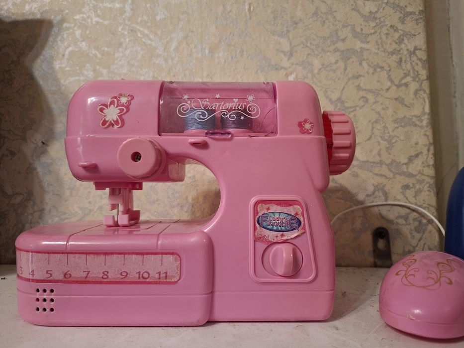 Игрушечная машинка б.у.