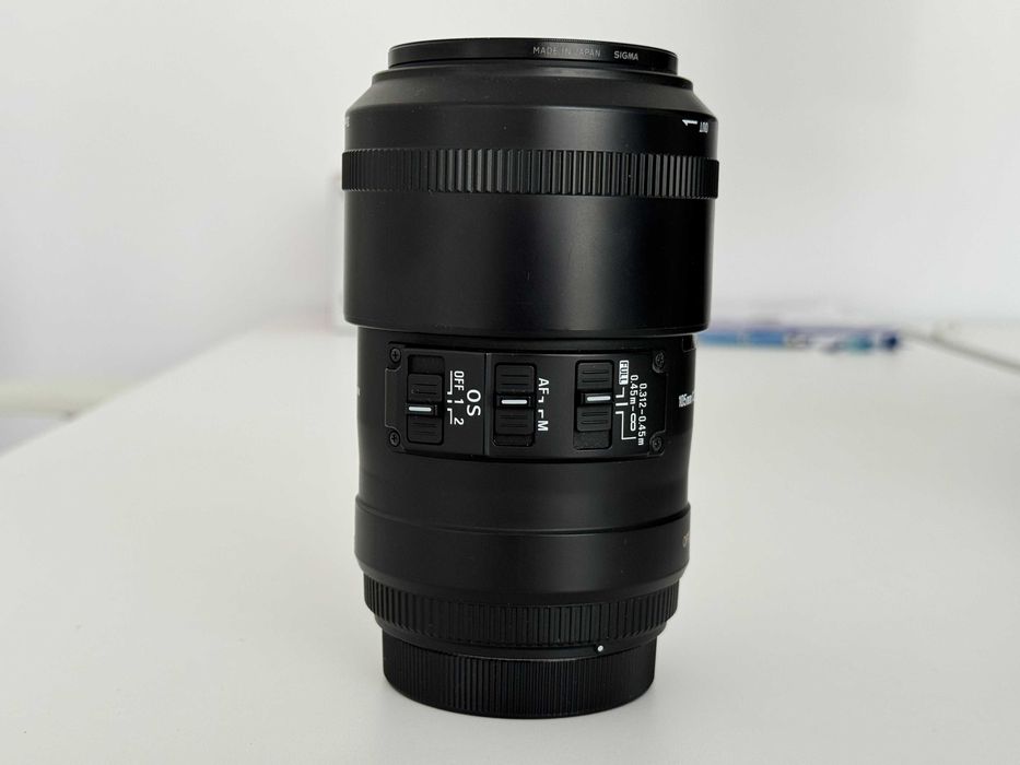 Sigma 105mm f/2.8 EX DG OS HSM Macro — Canon EF+adaptor EF→EF-M (cu filtru, parasolar)