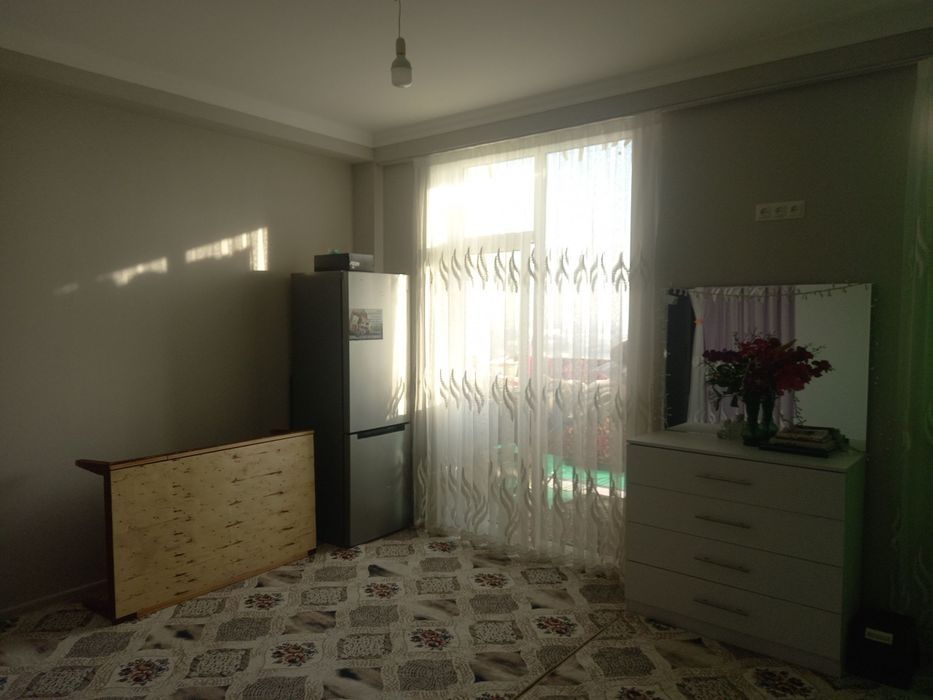 Продаётся 1-комнатная квартира (переделана в 2-комнатную) в Мирабаде