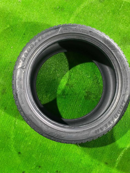 Anvelope Iarna 235/45/18 Goodyear