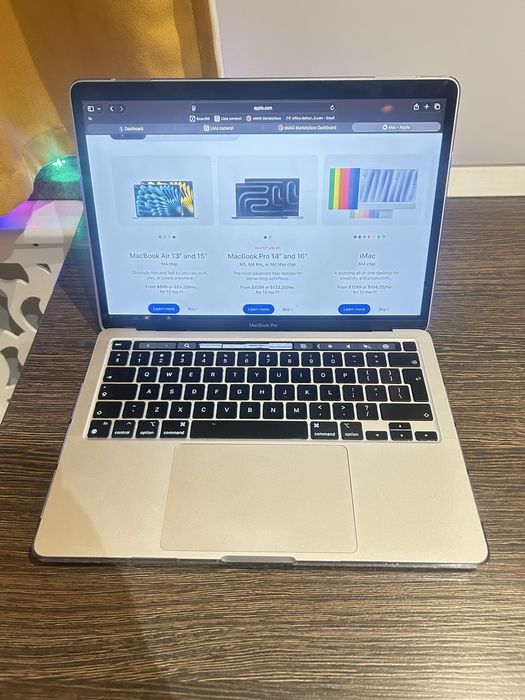 Macbook Pro M2, 13.3 inchi, TouchBar, 2022