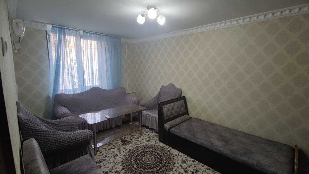 Кровать, диван и два кресла