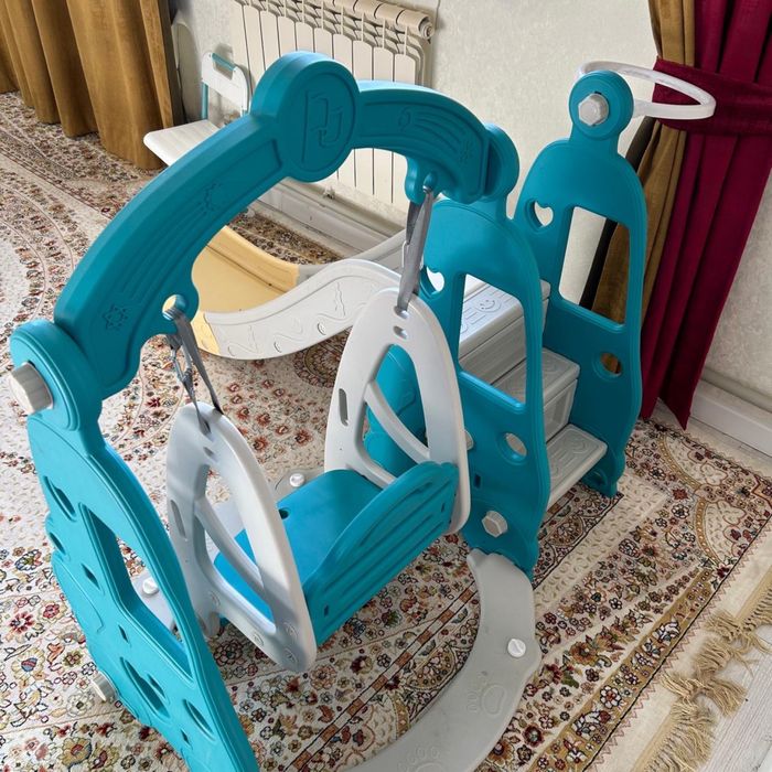 детская горька с качелем