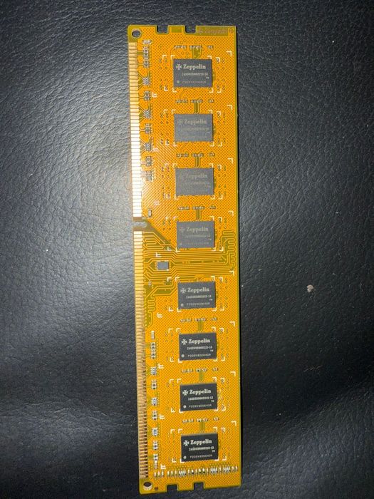 Продам 4 плашки оперативной памяти DDR3
