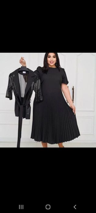 Платье с блестящей накидкой