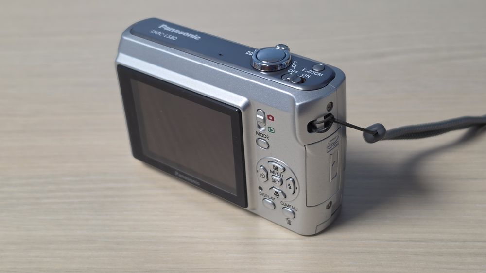 Camera foto Panasonic Lumix DMC-LS80