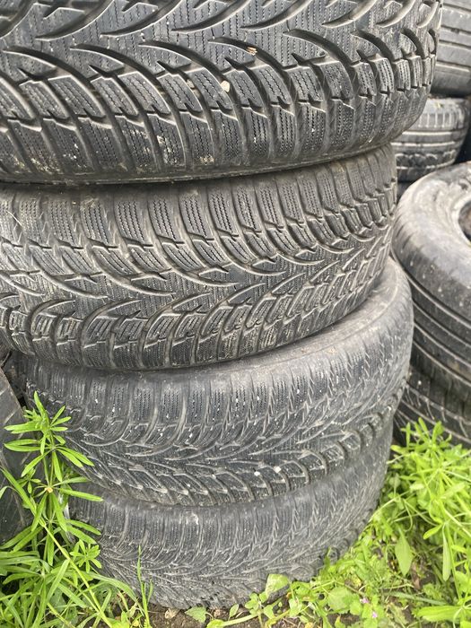 vand cauciucuri iarna si vara, pret de la 100-250 buc depinde de stare