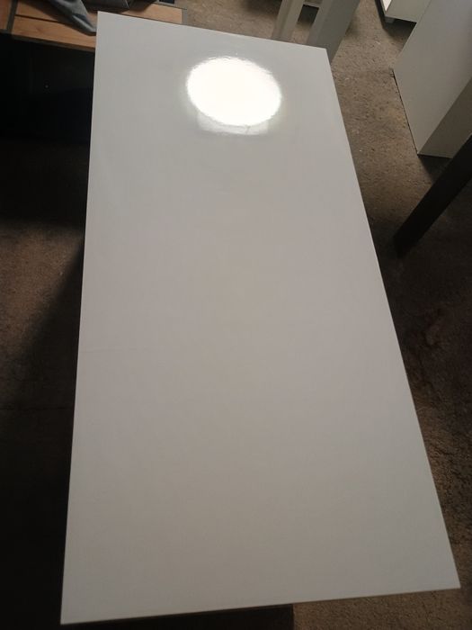 Дамска тоалетка с гланцово покритие