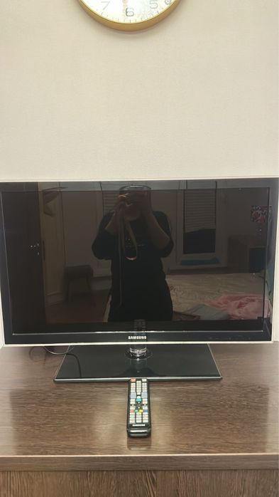 Продам телевизоры, стол, б/у