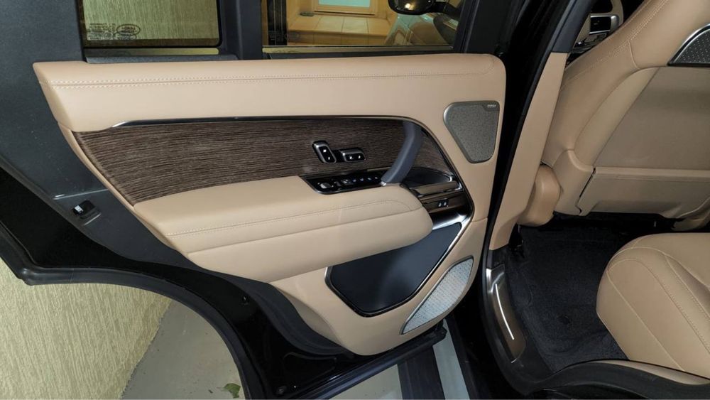 Range Rover p530 LWB Long Autobiography