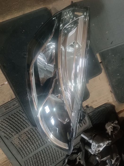 Lampa far Logan Duster2 Sandero Lampa far stop Dacia Sandero Stepway lampa far Renault Megane3 Scenic3 Scenic2 lampa far Clio4 bara fata Dacia Logan