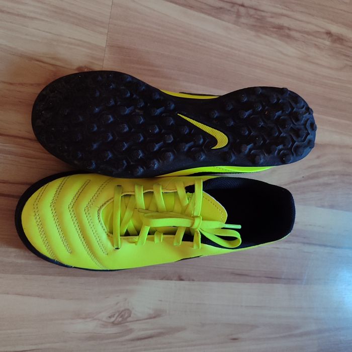 Футболни обувки Nike tempox