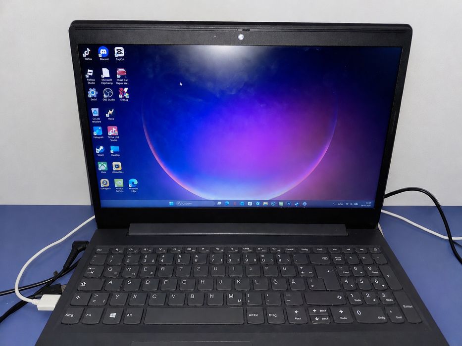 Laptop perfect functional se vinde cu tot cu mouse