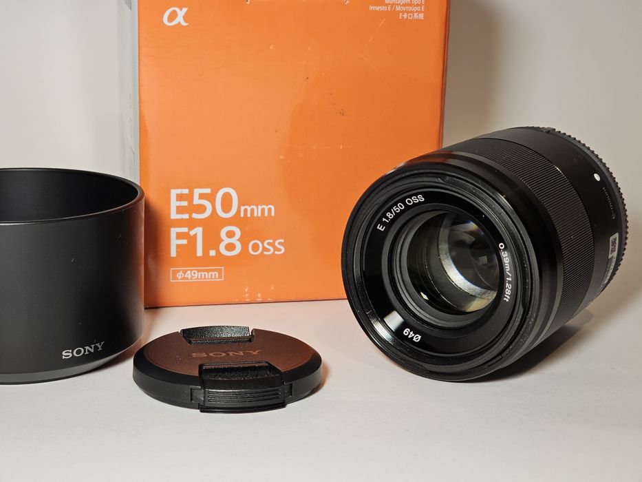Sony E 50mm f/1.8 OSS