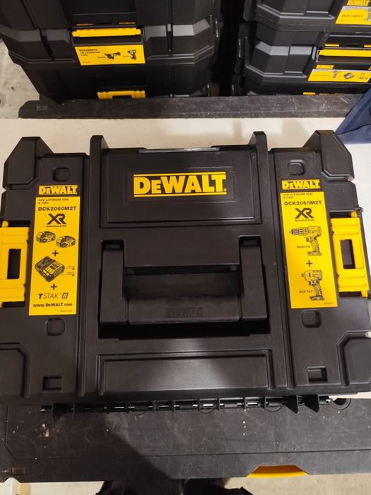 Нов комплект Девалт DeWALT DCK2060M2T