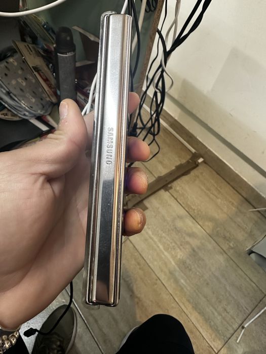 Fold 4 arata impecabil funcitoneaza perfect!