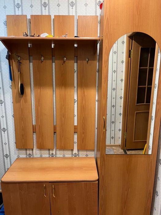 Продам прихожую !