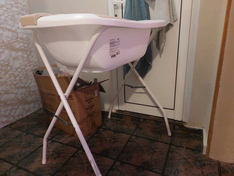 Бебешка вана със стойка