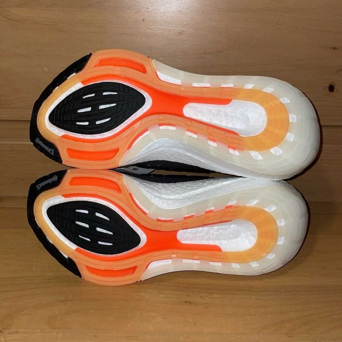 Оригинални мъжки обувки  ADIDAS ULTRABOOST 21 размер  EU42 -43 1/3