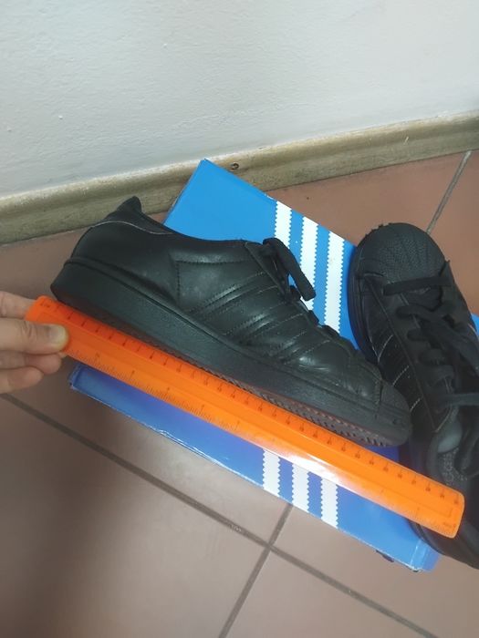 Продавам черни Сникърси /кецове/ Адидас /Adidas/
