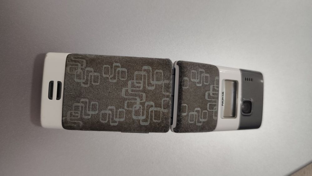 Nokia 7200 telefon de colecție