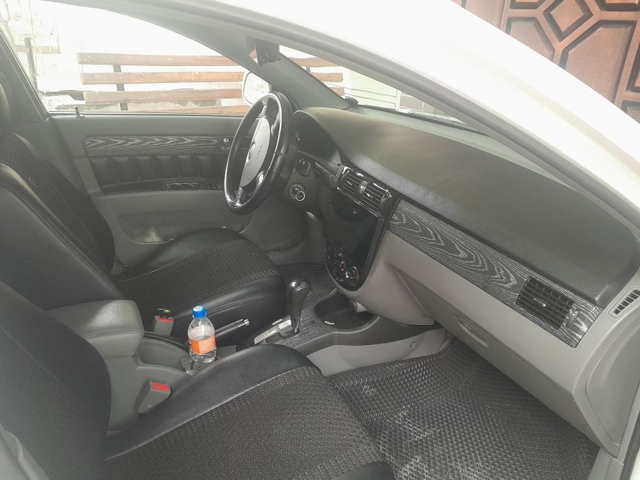 Moshina zudlik bilan sotiladi edial harajati yuq avtomat pul zarur