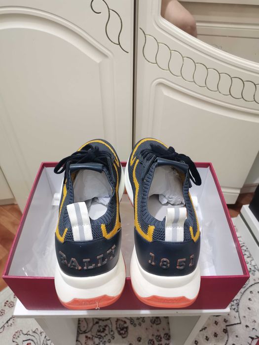 Продам кроссовки от бренда BALLY