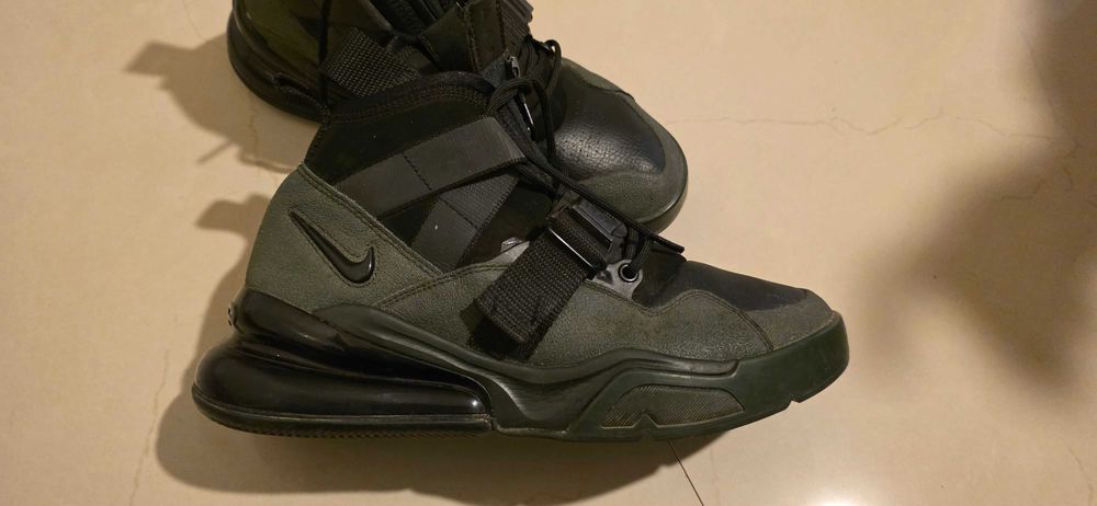 Nike Air Force 270 Utility