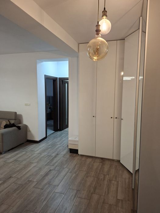 Inchiriez apartament etajul 1, bloc Raiffeisen