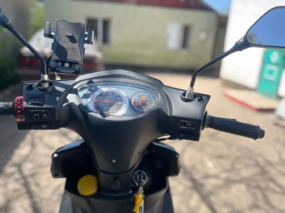 Мопед М8 скутер М8