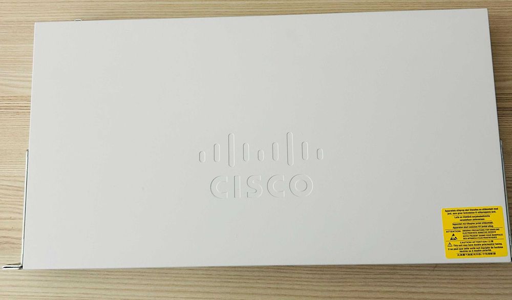 Switch Cisco C1300-24T-4G - NOU!