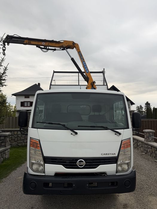 Nissan Cabstar basculabil cu macara