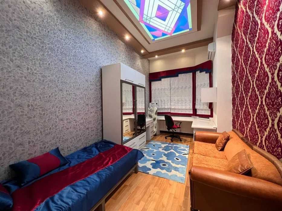 ЦУМ Космонавты СДАМ 3 комнат 120кв Банковский дом Айбек госпитальный