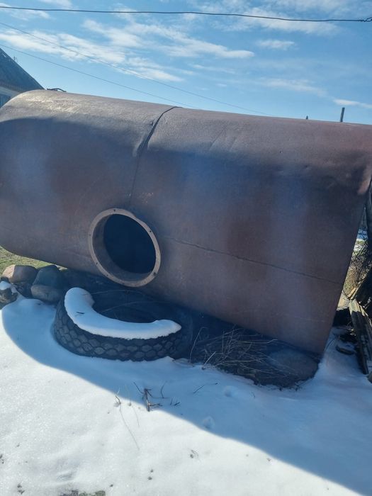 Продам емкость шести кубовый