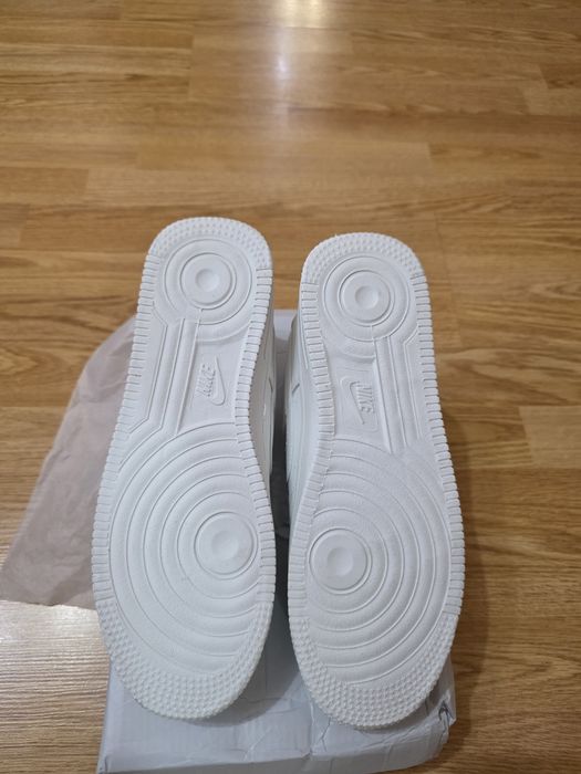 Vand air force 1 albi