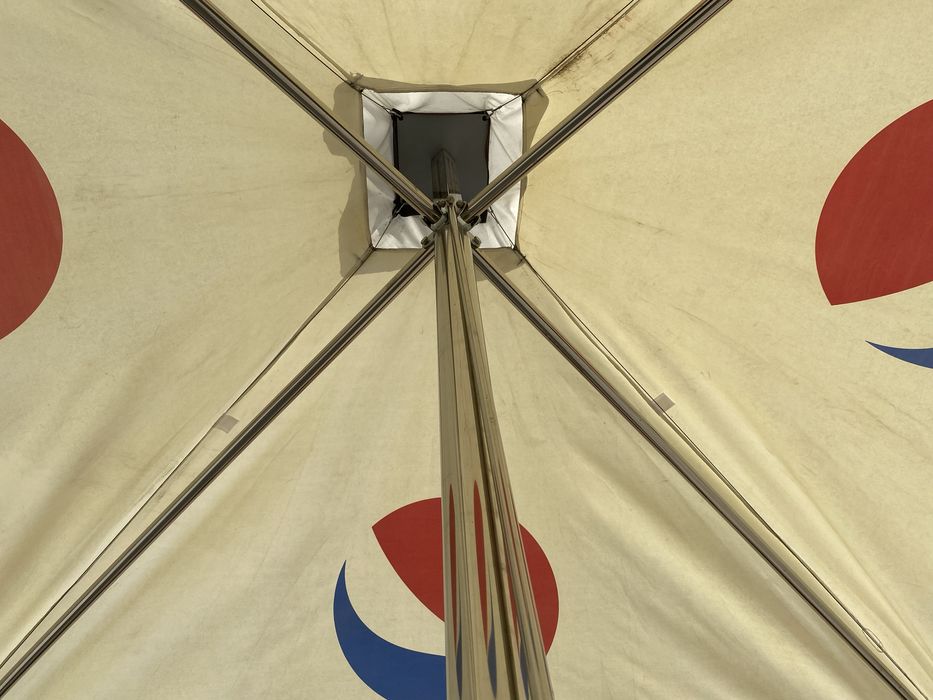 * большие садовые зонты 4х4 из нержавейки