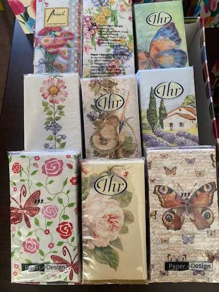 колекция малки и големи салфетки за ценители