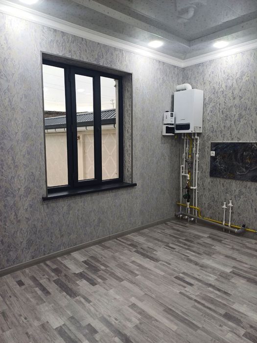 Uy sotiladi 3 sotox 5 xonali