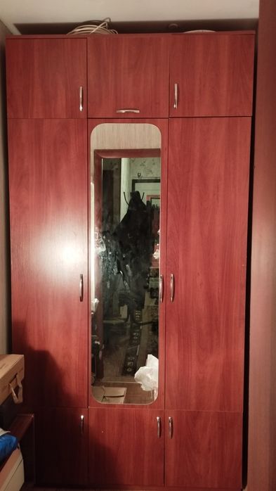 Продам плательный шкаф.