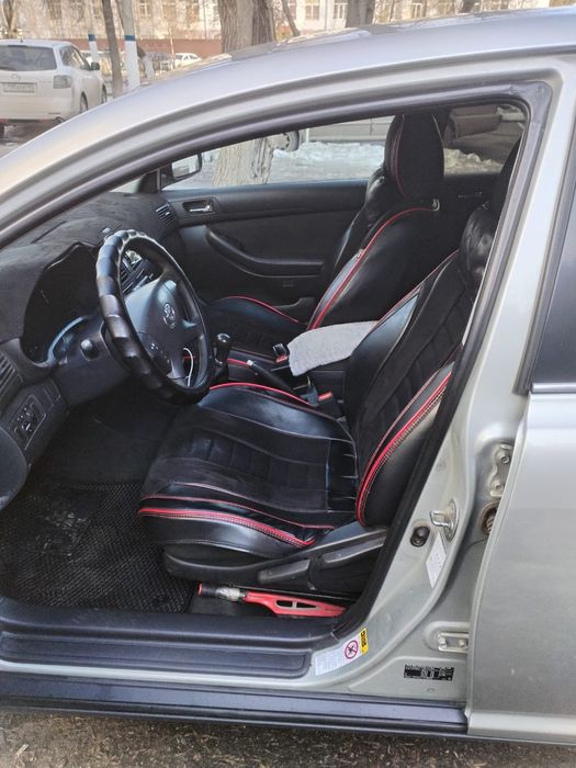 Тойота Авенсис  2003г