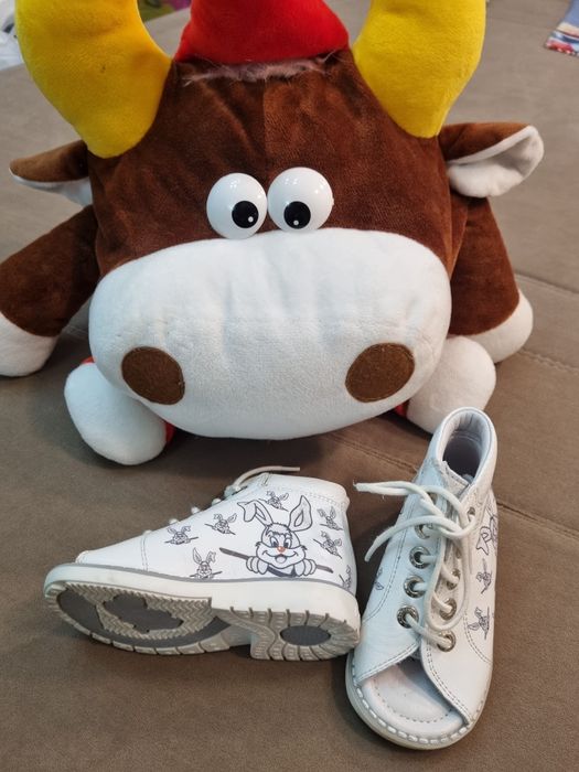 Продам детскую обувь