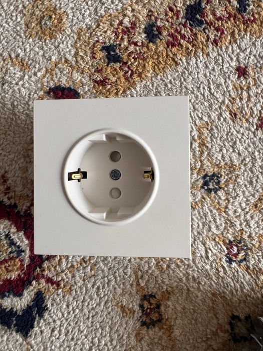 Продам розетки и выключатель