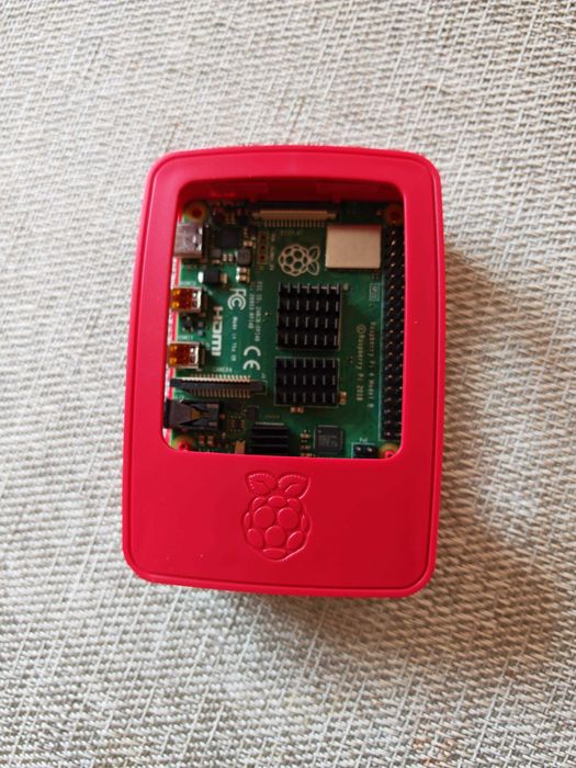 Raspberry 4 4GB cu carcasa si radiatoare