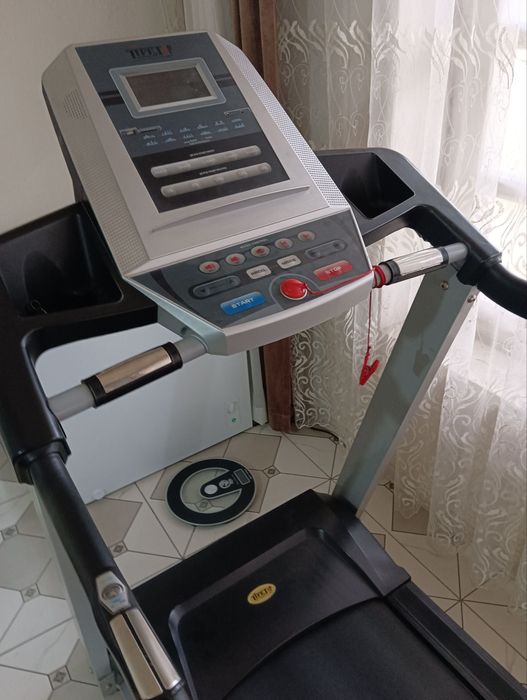 Срочно продается беговая дорожка в отличным состояние!